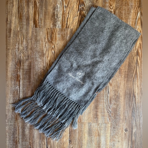 Elegant Gray Fringed Scarf - Picture 1 of 4